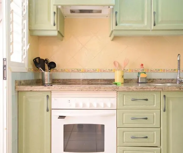 Colonial 公寓 阿德耶